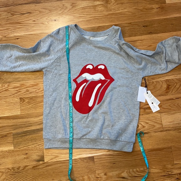 NWT Treasure & Bond Rolling Stones BAND GRAPHIC SWEATSHIRT IN GREY - Picture 8 of 9
